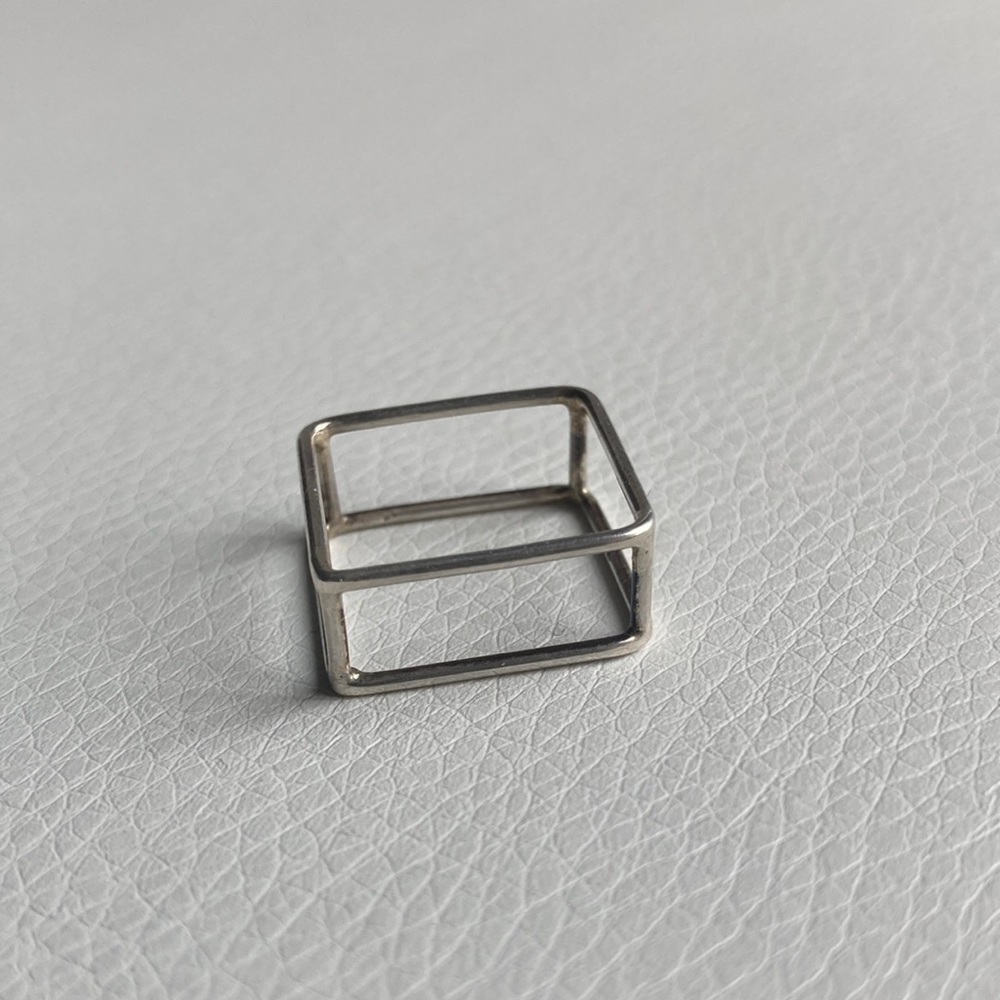 Square open ring